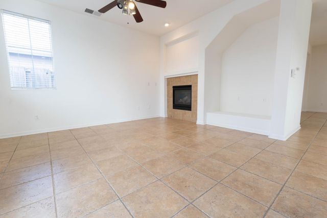 401 Anjou Cir, Sacramento, CA 95835