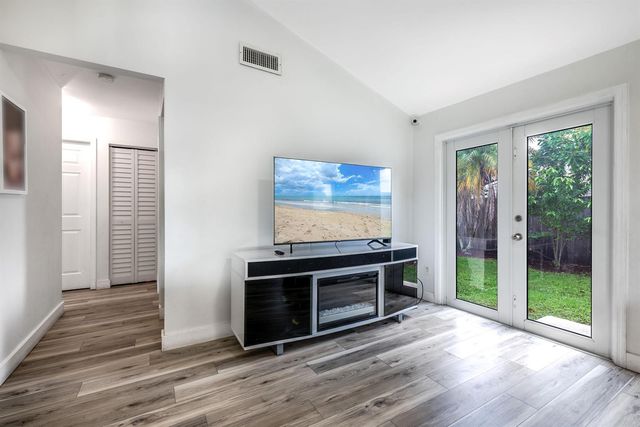 10117 Mikado Lane, Royal Palm Beach, FL 33411