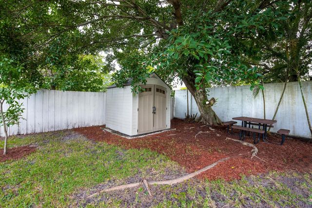10117 Mikado Lane, Royal Palm Beach, FL 33411