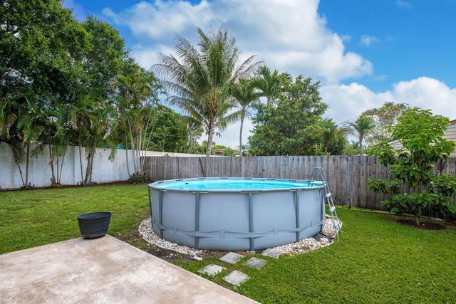 10117 Mikado Lane, Royal Palm Beach, FL 33411