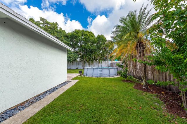 10117 Mikado Lane, Royal Palm Beach, FL 33411
