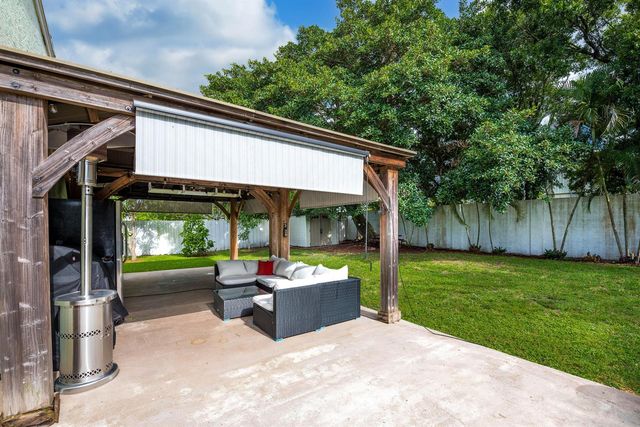 10117 Mikado Lane, Royal Palm Beach, FL 33411