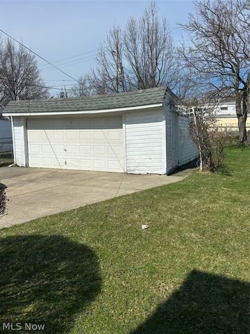 15513 Walvern Boulevard, Maple Heights, OH 44137