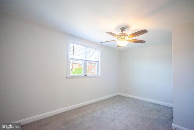 2215 SEARLES RD, Dundalk, MD 21222