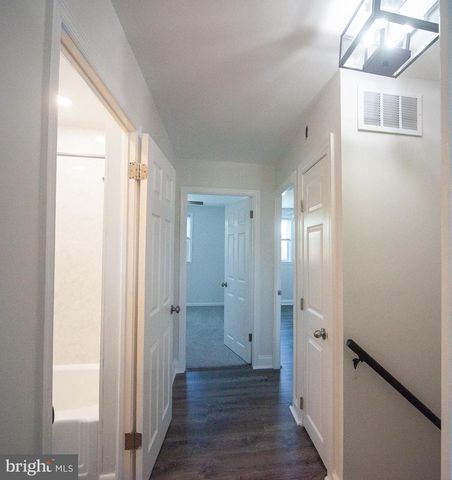 2215 SEARLES RD, Dundalk, MD 21222