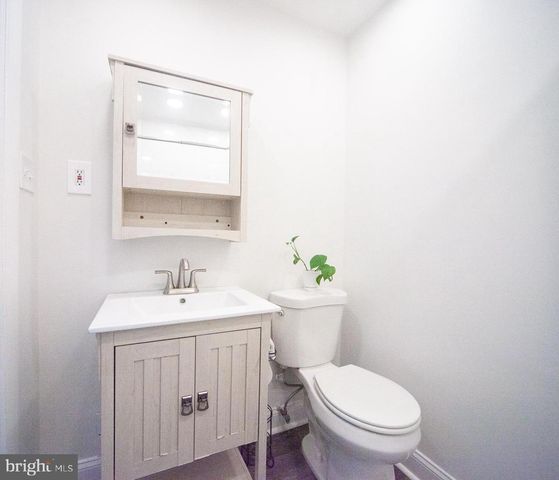 2215 SEARLES RD, Dundalk, MD 21222