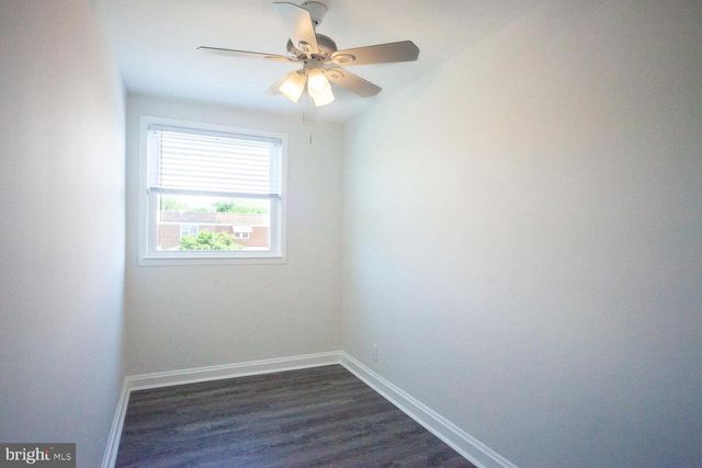 2215 SEARLES RD, Dundalk, MD 21222