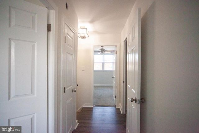 2215 SEARLES RD, Dundalk, MD 21222