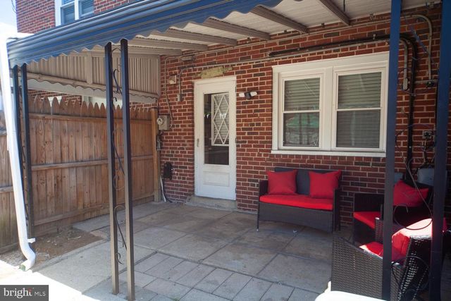 2215 SEARLES RD, Dundalk, MD 21222