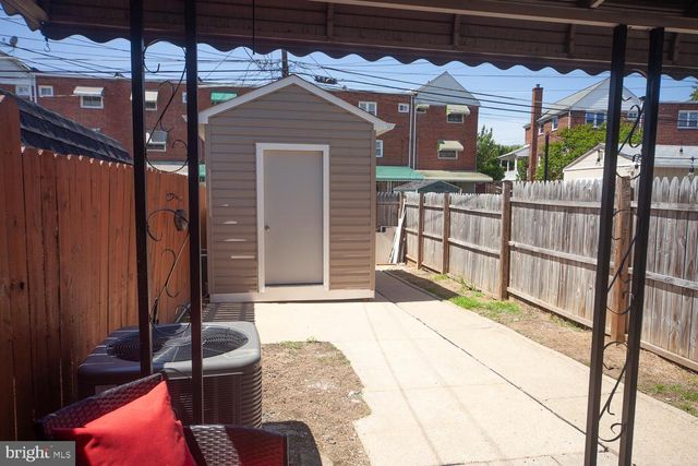 2215 SEARLES RD, Dundalk, MD 21222