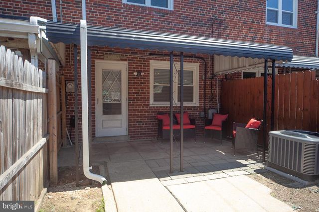 2215 SEARLES RD, Dundalk, MD 21222