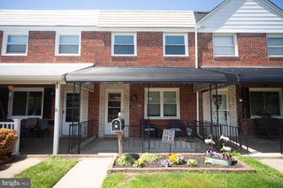 2215 SEARLES RD, Dundalk, MD 21222