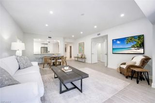 2806 Aintree LN H102, Naples, FL 34112