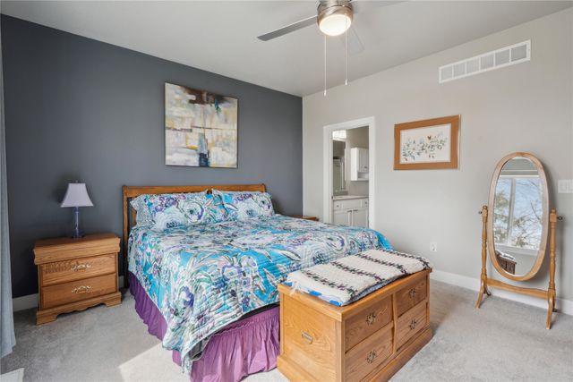 17120 Mistflower Lane, Urbandale, IA 50323