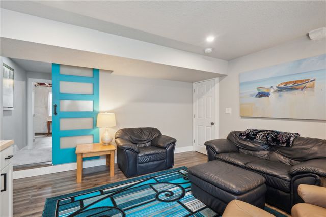 17120 Mistflower Lane, Urbandale, IA 50323