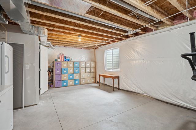 17120 Mistflower Lane, Urbandale, IA 50323