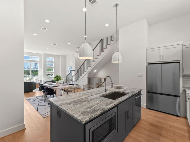 2105 Emancipation Avenue, Houston, TX 77003