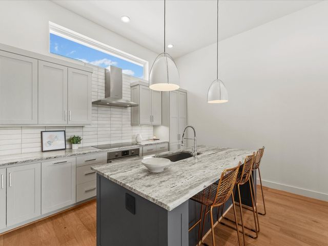 2105 Emancipation Avenue, Houston, TX 77003
