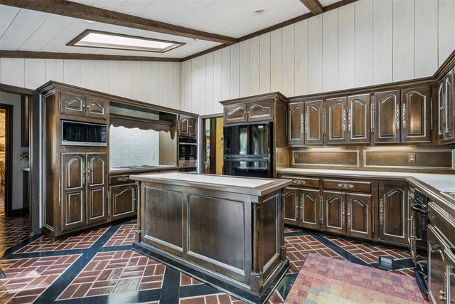 1101 Oak Tree Drive, Edmond, OK 73025