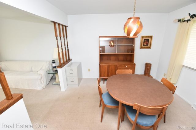 3275 Golfhill Drive, Waterford Charter Township, MI 48329