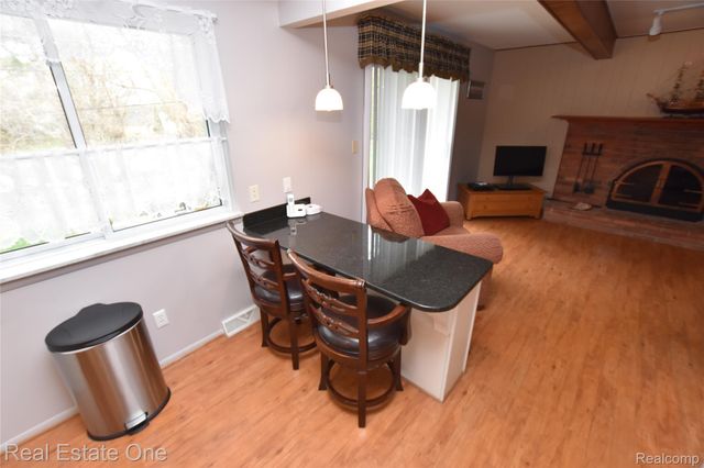 3275 Golfhill Drive, Waterford Charter Township, MI 48329