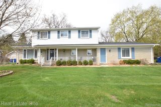 3275 Golfhill Drive, Waterford Charter Township, MI 48329