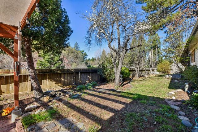 837 Hillcrest St, Placerville, CA 95667