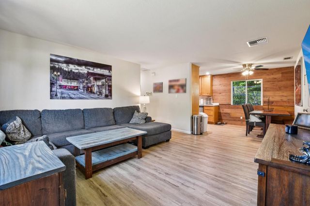 837 Hillcrest St, Placerville, CA 95667