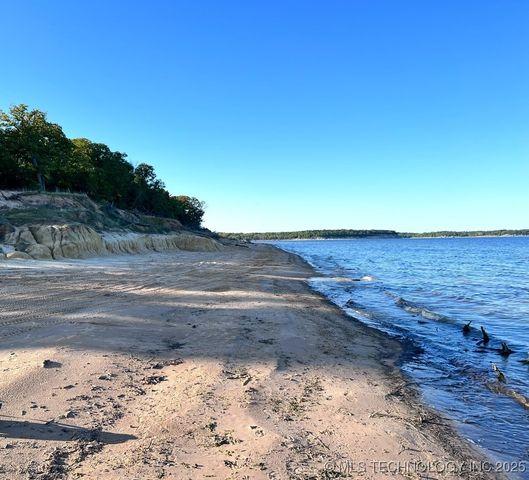 Oaks Cove Lane, Kingston, OK 73439