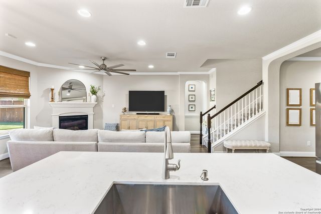 6719 HOPE FARM, San Antonio, TX 78249