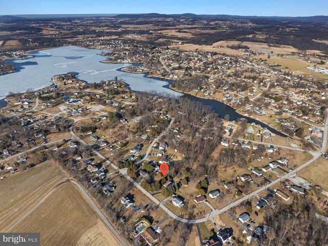 37 LONGSTREET DR, East Berlin, PA 17316