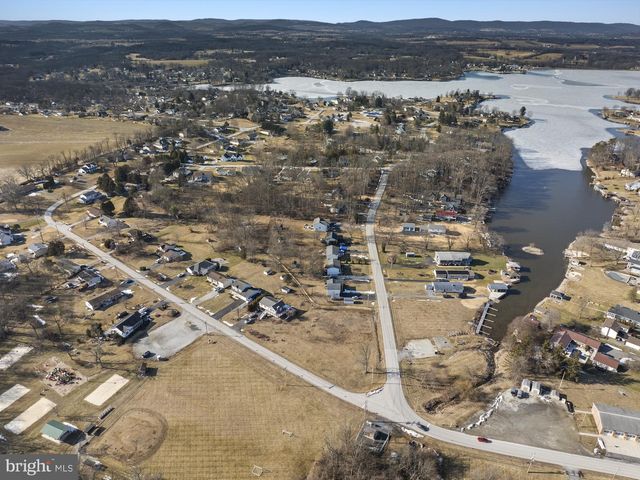 37 LONGSTREET DR, East Berlin, PA 17316