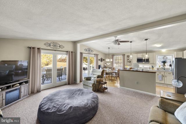 37 LONGSTREET DR, East Berlin, PA 17316