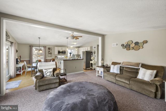 37 LONGSTREET DR, East Berlin, PA 17316