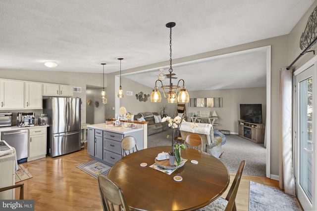 37 LONGSTREET DR, East Berlin, PA 17316