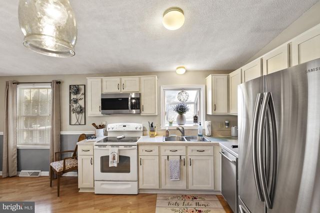 37 LONGSTREET DR, East Berlin, PA 17316