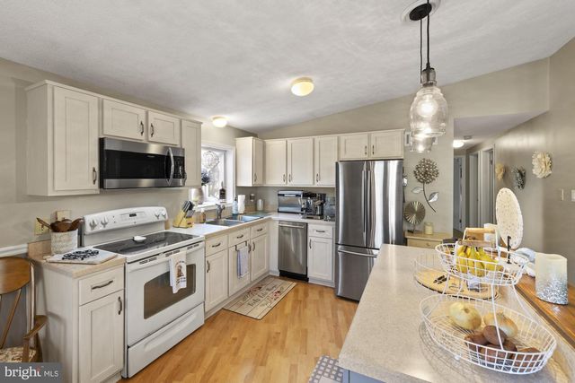 37 LONGSTREET DR, East Berlin, PA 17316