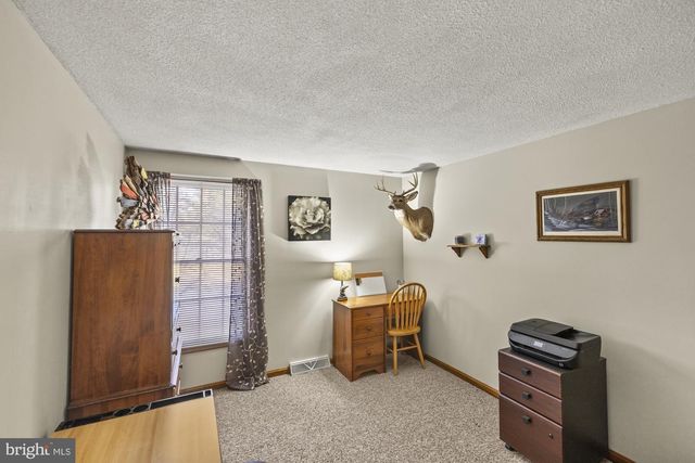 37 LONGSTREET DR, East Berlin, PA 17316