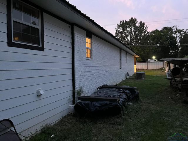 175 Bryson, Waskom, TX 75692