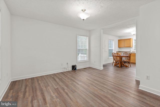 8401 SEAYS RD, Spotsylvania, VA 22551