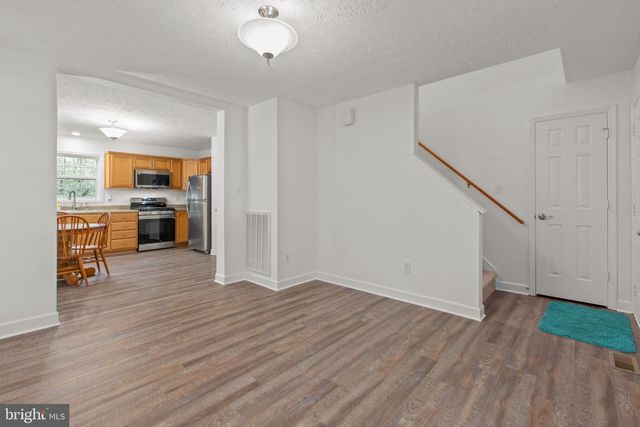 8401 SEAYS RD, Spotsylvania, VA 22551