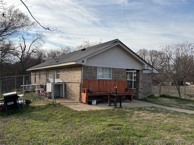 201 N Main Street, Kemp, OK 74747