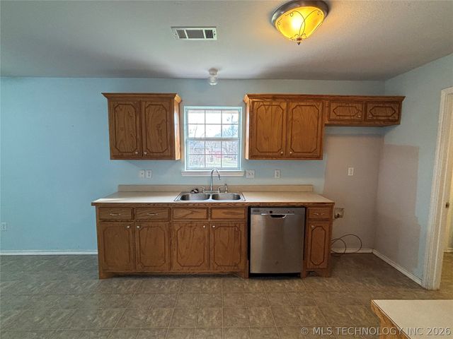 201 N Main Street, Kemp, OK 74747