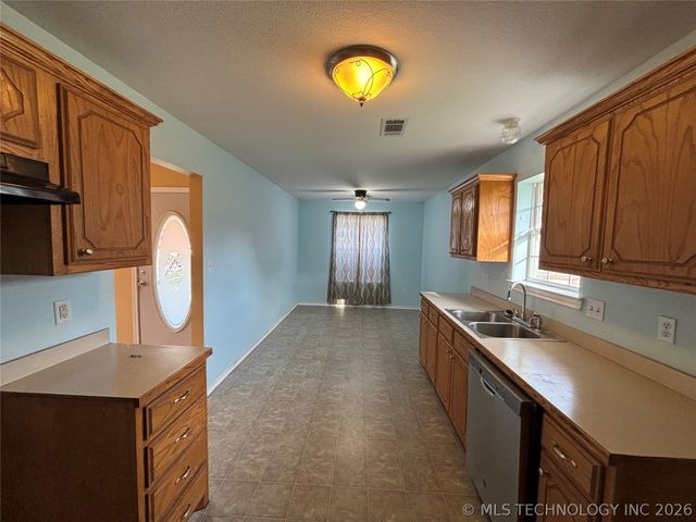 201 N Main Street, Kemp, OK 74747