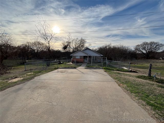 201 N Main Street, Kemp, OK 74747