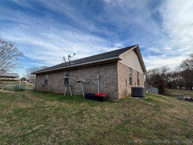 201 N Main Street, Kemp, OK 74747