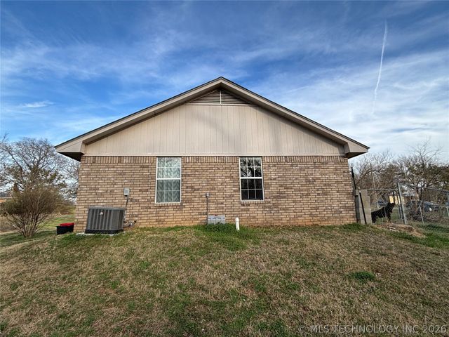 201 N Main Street, Kemp, OK 74747