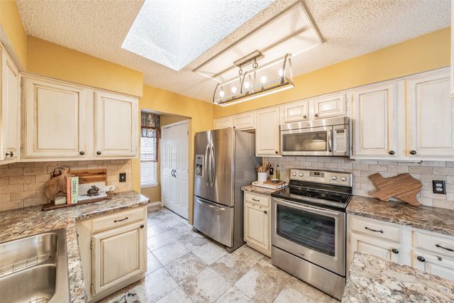 6844 Richfield Drive, North Richland Hills, TX 76182