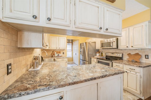 6844 Richfield Drive, North Richland Hills, TX 76182