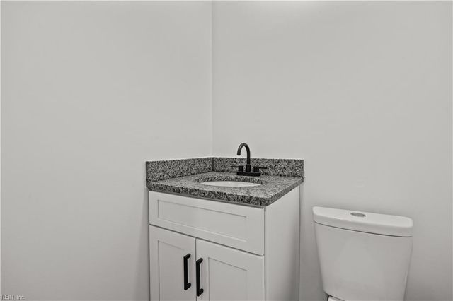 305 Pleasant ST, Suffolk, VA 23434